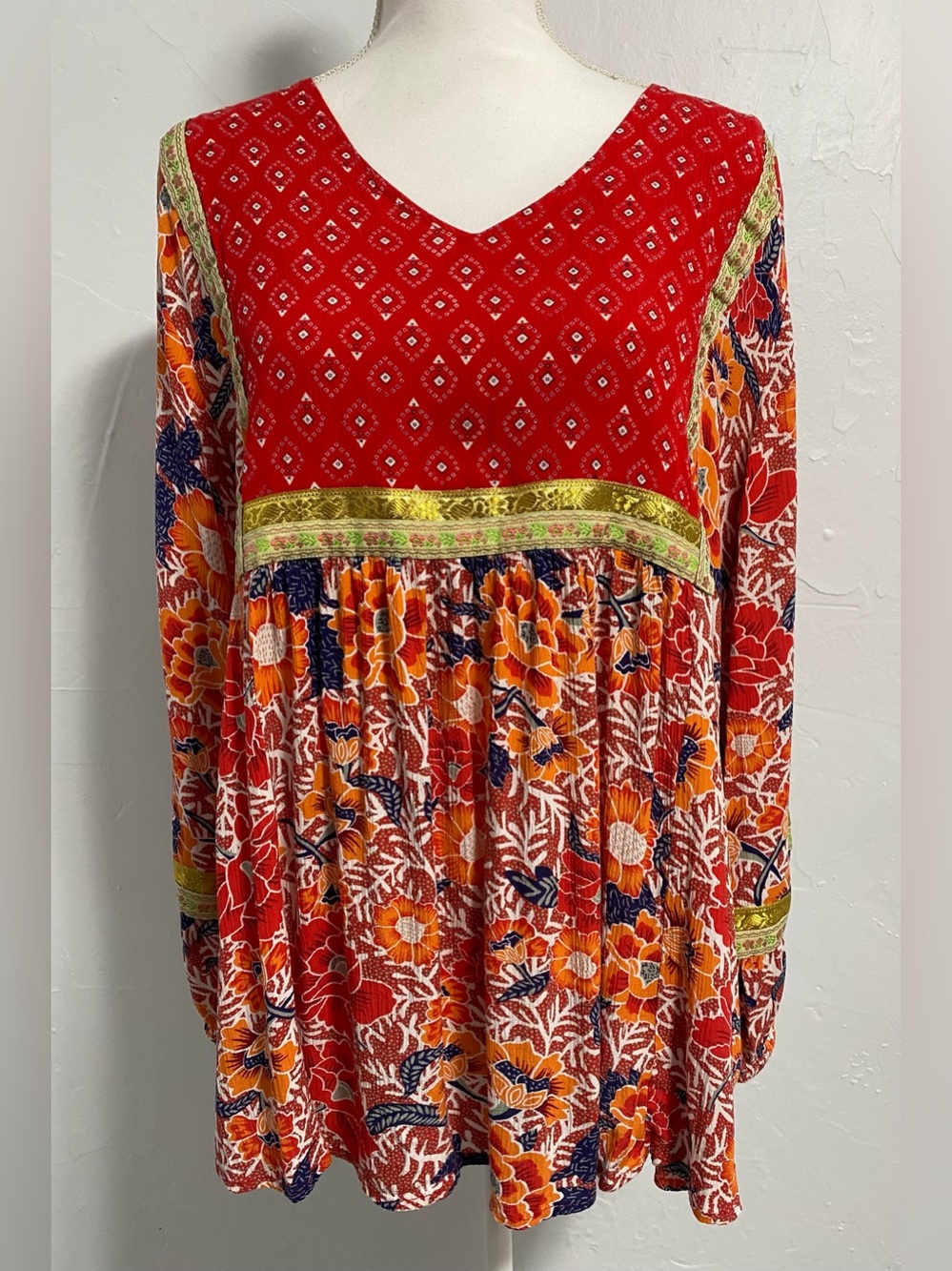 Cynthia Rowley Red Floral V-Neck Long Sleeve Top with Orange Accents